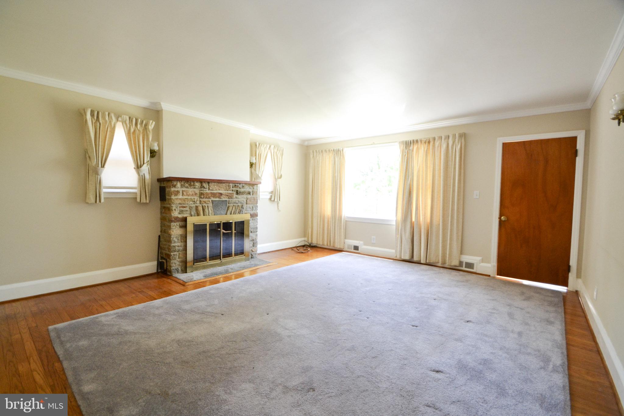 1524 Orlando Road Baltimore, MD 21234 - Photo 3 of 30 Living room
