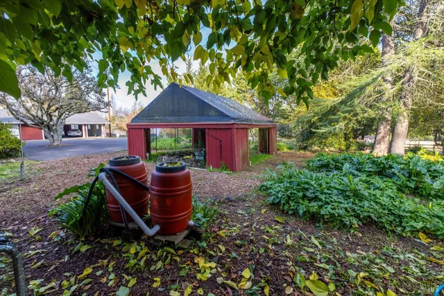 $1,400,000 | 808 Grandview Road, Sebastopol, CA 95472