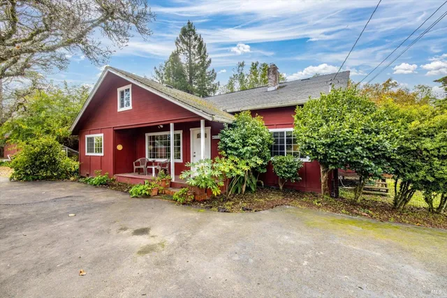 $1,400,000 | 808 Grandview Road, Sebastopol, CA 95472