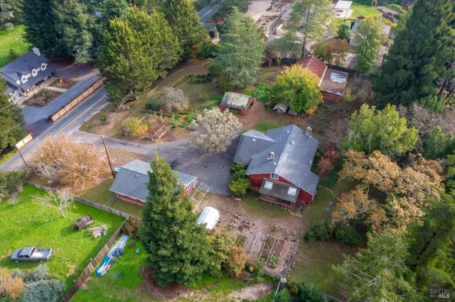 $1,400,000 | 808 Grandview Road, Sebastopol, CA 95472