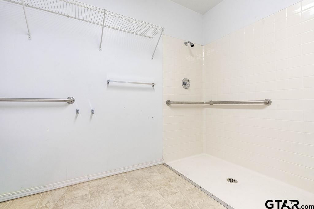 360 Anderson County Road Palestine, TX 75803 - Photo 22 of 41 a bathroom with a shower