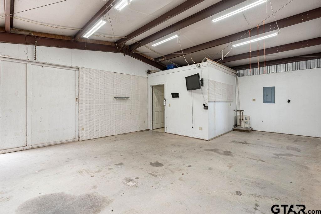 360 Anderson County Road Palestine, TX 75803 - Photo 27 of 41 a view of garage