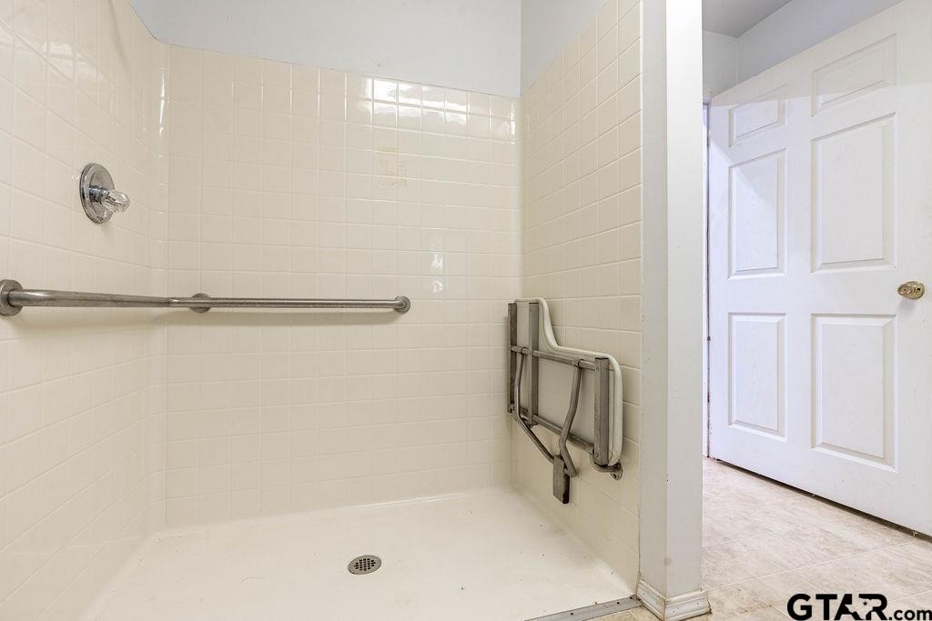 360 Anderson County Road Palestine, TX 75803 - Photo 8 of 41 a bathroom with a shower