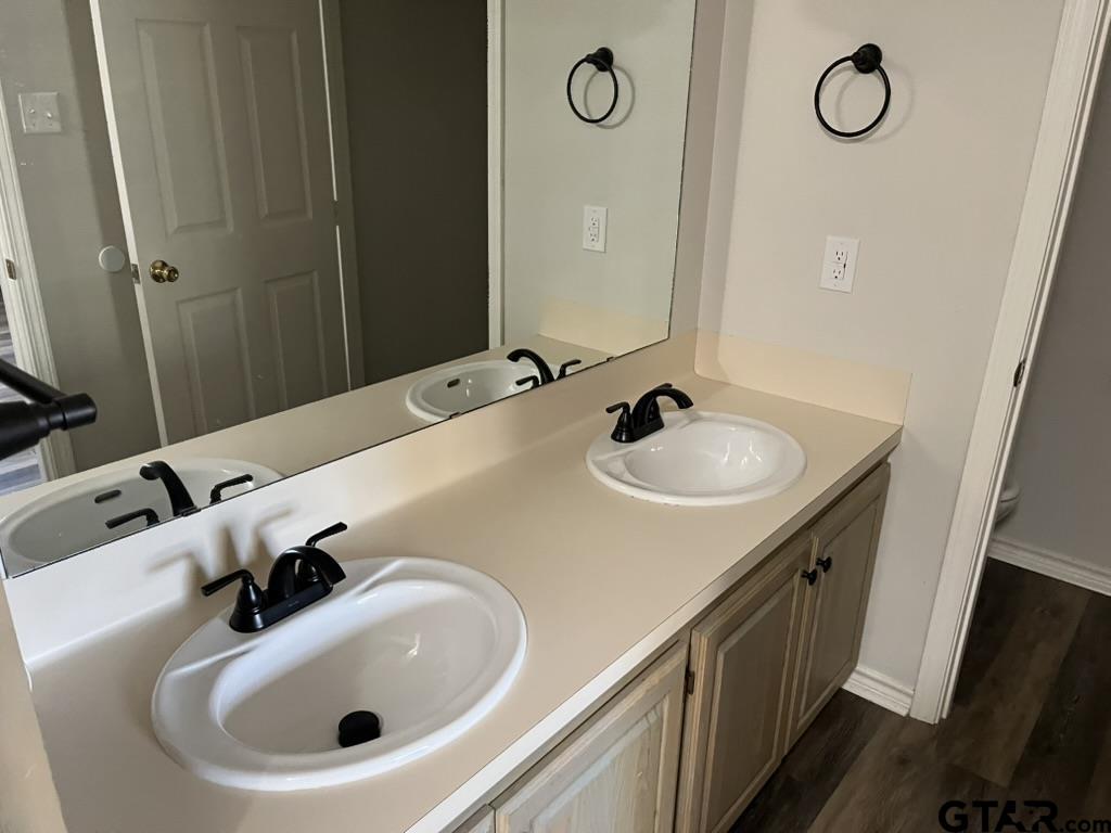 360 Anderson County Road Palestine, TX 75803 - Photo 9 of 44