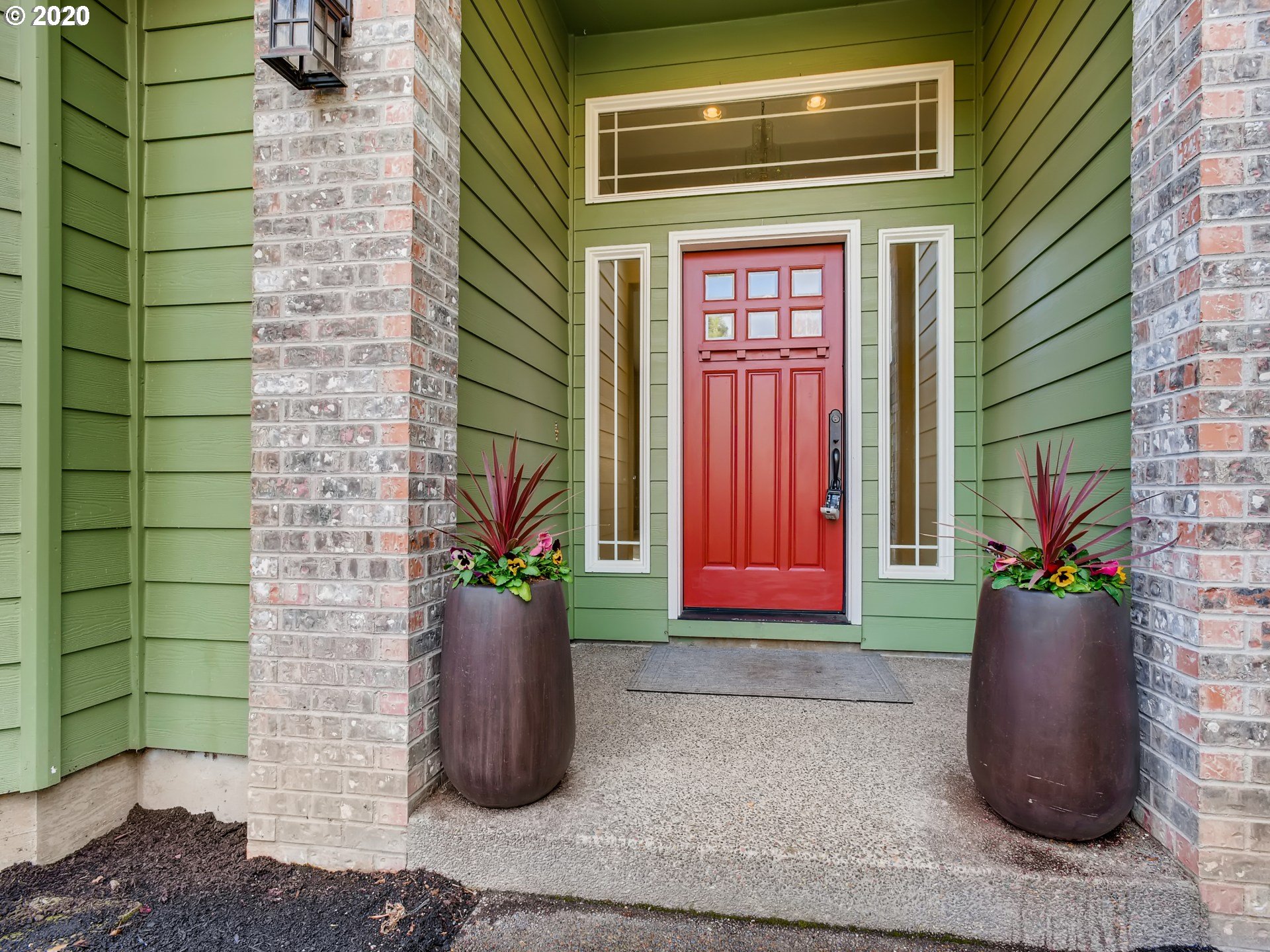 28508 Southwest Cascade Loop Wilsonville, OR 97070 - Photo 2 of 26 Gallery Image 2