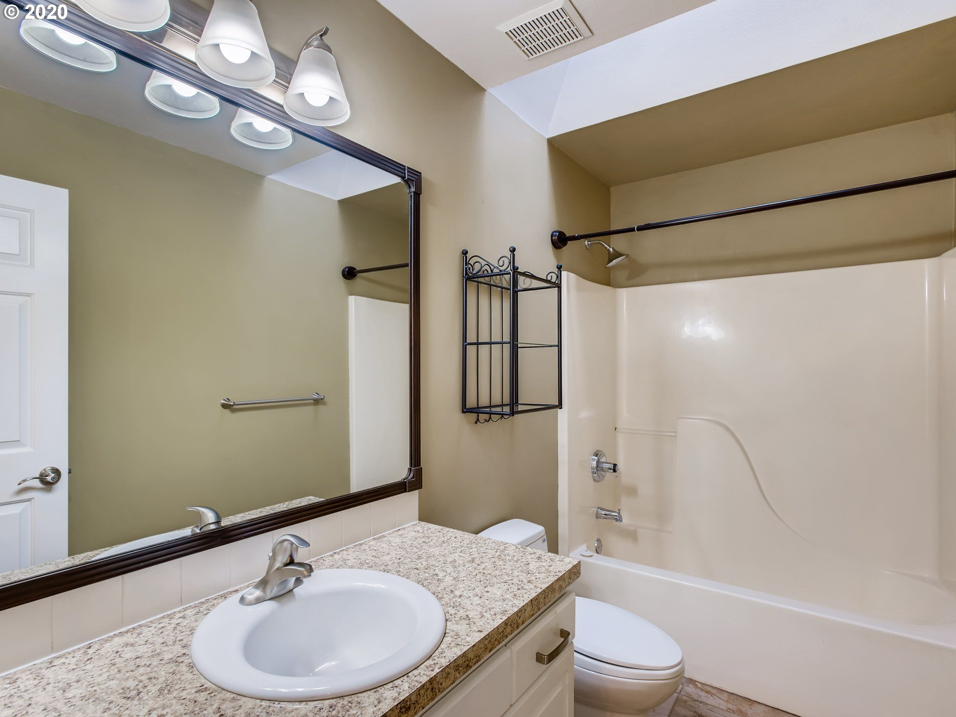 28508 Southwest Cascade Loop Wilsonville, OR 97070 - Photo 22 of 26 Gallery Image 22