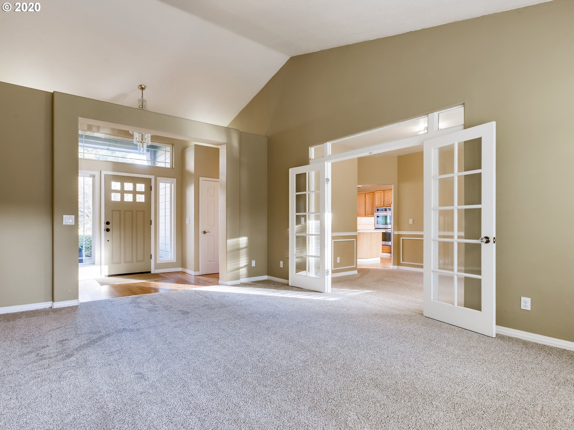 28508 Southwest Cascade Loop Wilsonville, OR 97070 - Photo 4 of 26 Gallery Image 4