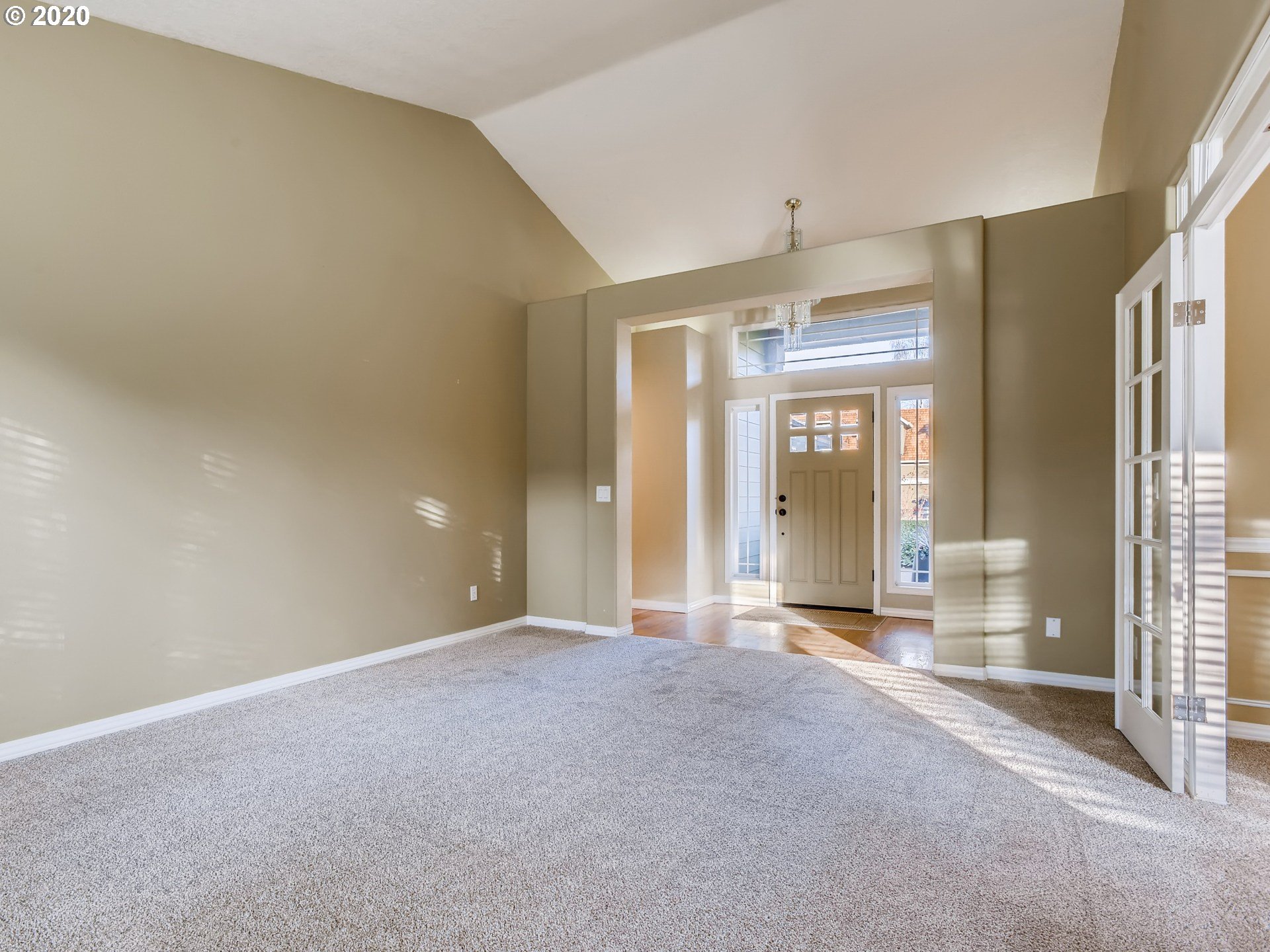 28508 Southwest Cascade Loop Wilsonville, OR 97070 - Photo 5 of 26 Gallery Image 5