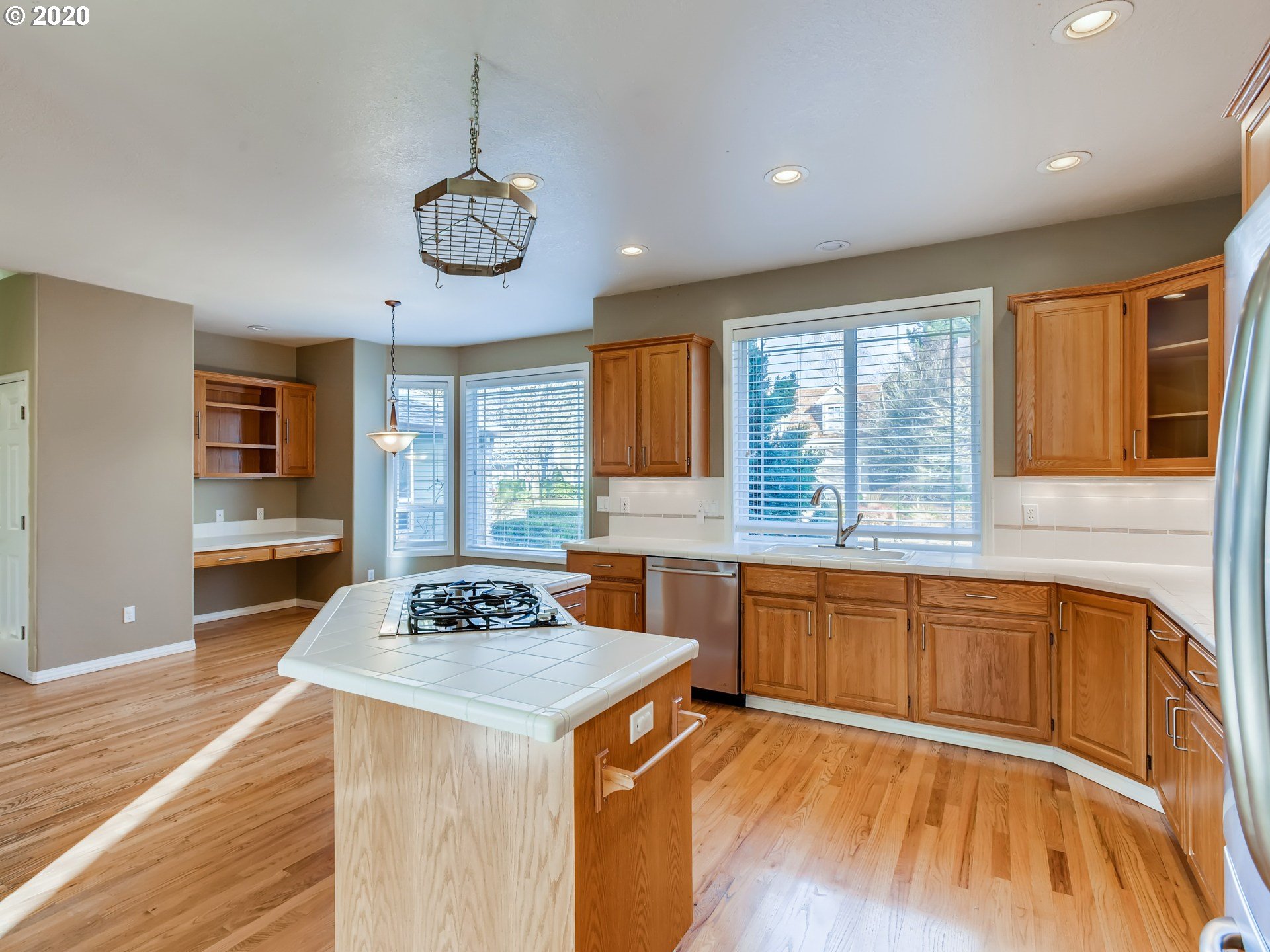 28508 Southwest Cascade Loop Wilsonville, OR 97070 - Photo 8 of 26 Gallery Image 8