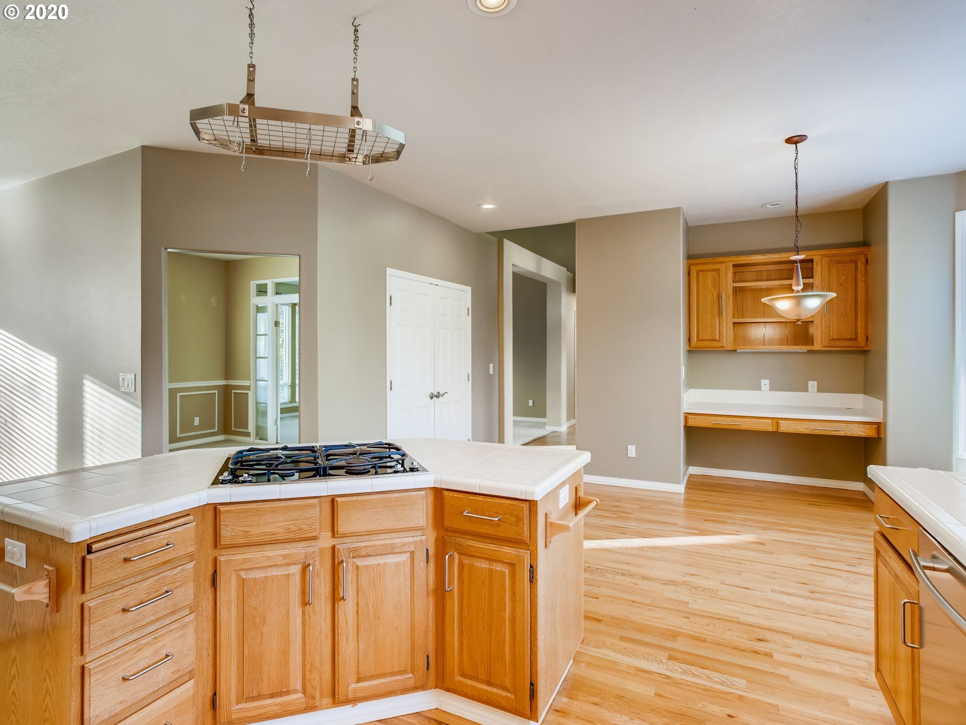 28508 Southwest Cascade Loop Wilsonville, OR 97070 - Photo 9 of 26 Gallery Image 9