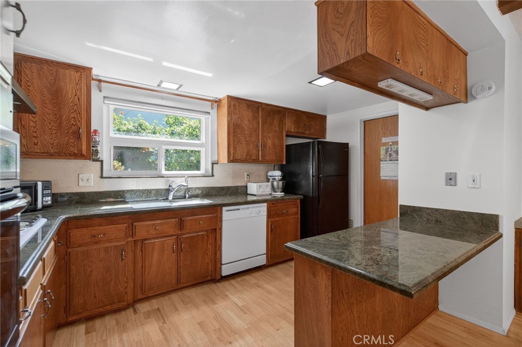 4360 Watkins Drive Riverside, CA 92507 - Photo 16 of 44