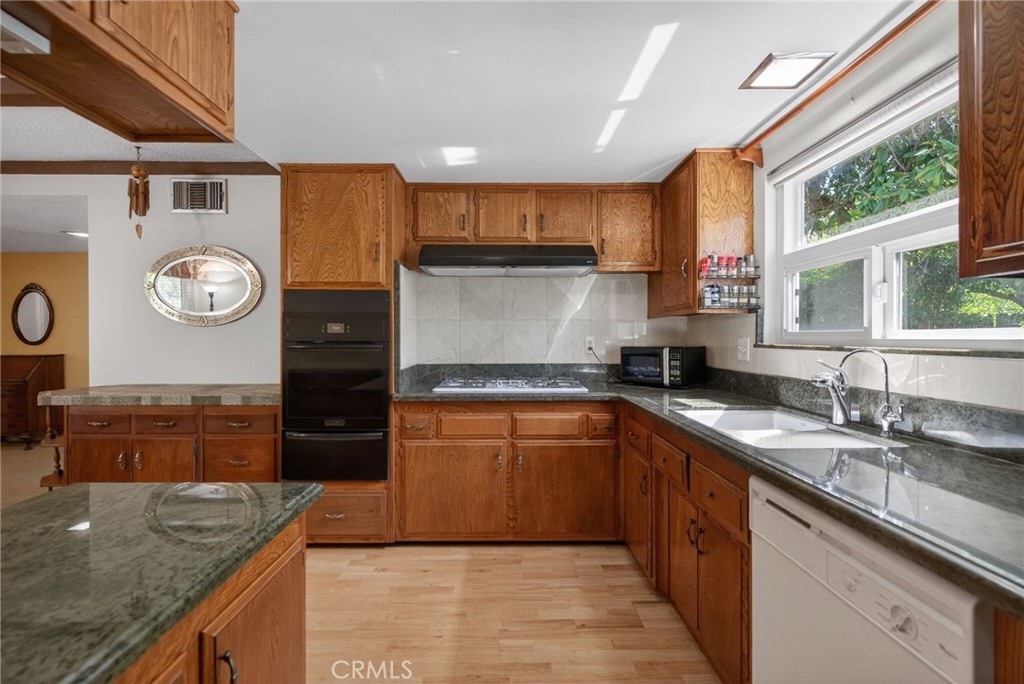 4360 Watkins Drive Riverside, CA 92507 - Photo 17 of 44