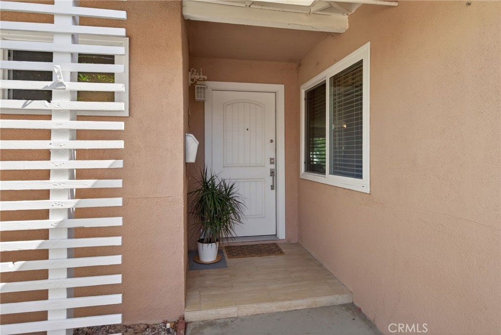 4360 Watkins Drive Riverside, CA 92507 - Photo 5 of 44