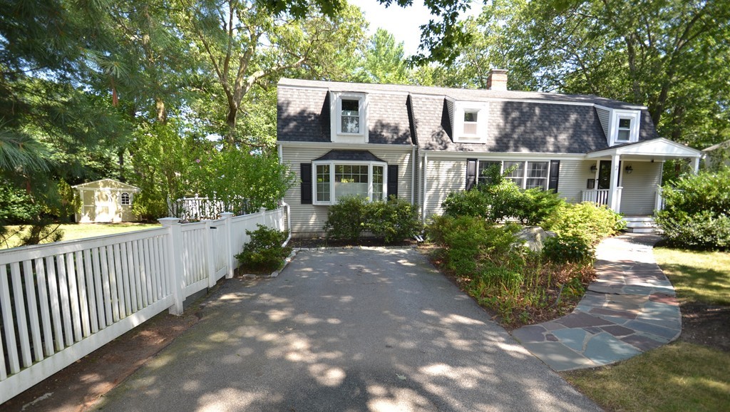 2 Woodbine Road Wellesley, MA 02482 - Photo 3 of 22