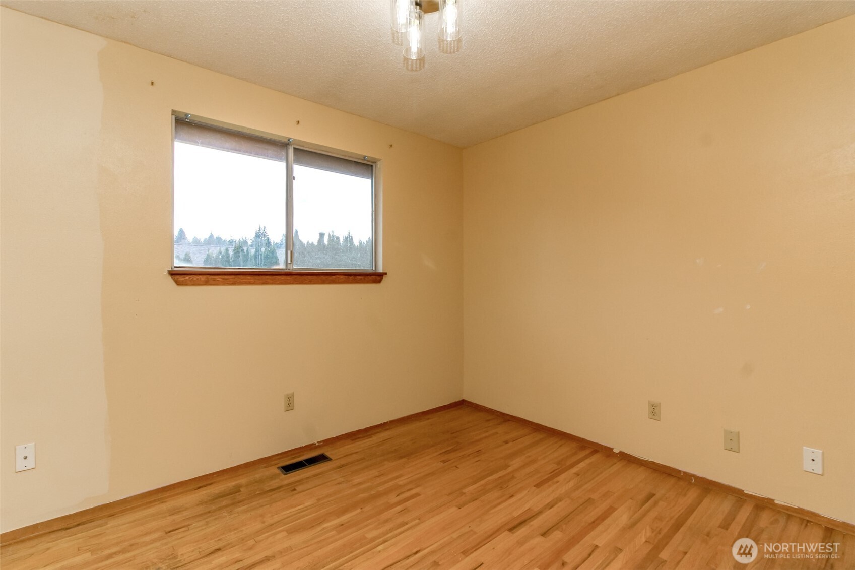 2155 Mitchell Road Southeast Port Orchard, WA 98366 - Photo 23 of 27
