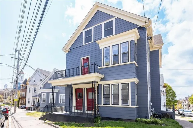 $2,400 | 376 Hope Street, Providence, RI 02906