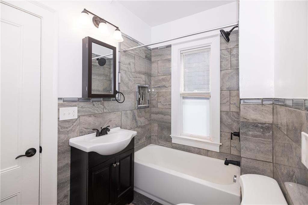 376 Hope Street Providence, RI 02906 - Photo 3 of 11