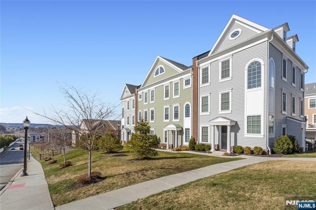 293 Bradley Drive Wood-Ridge, NJ 07075 - Photo 1 of 28