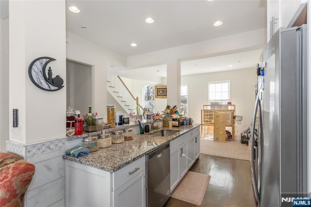 293 Bradley Drive Wood-Ridge, NJ 07075 - Photo 15 of 28