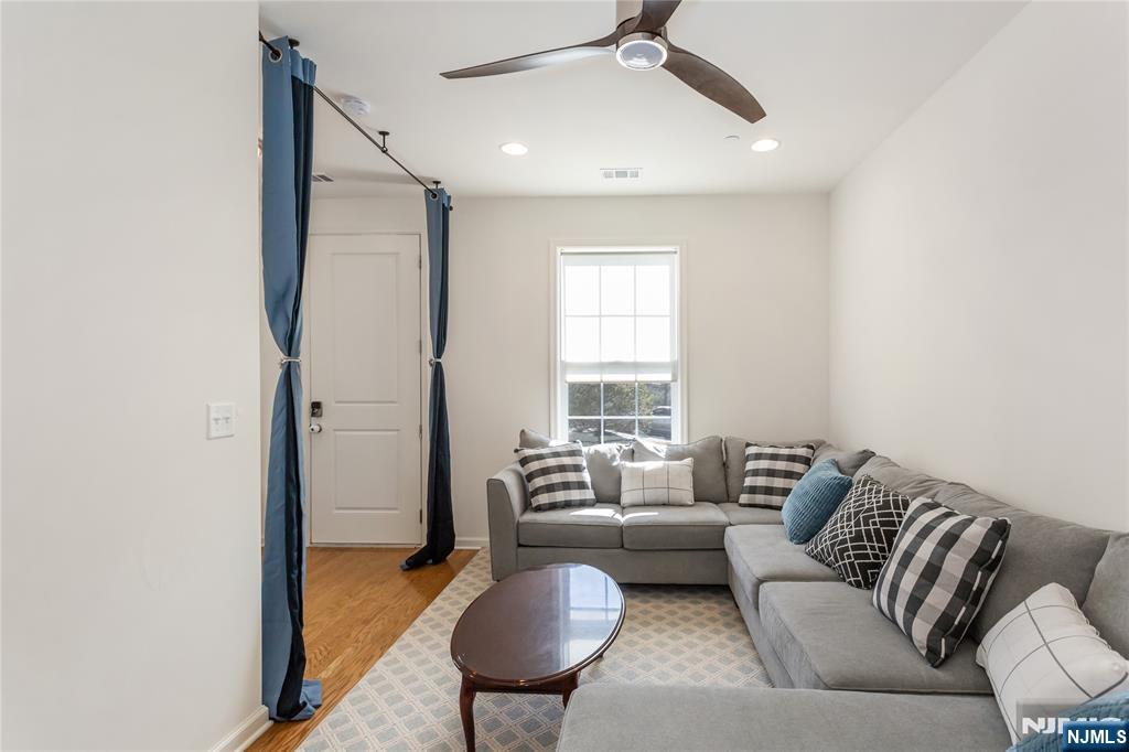 293 Bradley Drive Wood-Ridge, NJ 07075 - Photo 7 of 28