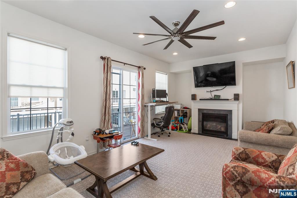 293 Bradley Drive Wood-Ridge, NJ 07075 - Photo 9 of 28