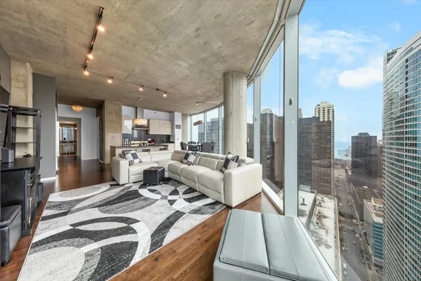 $10,000 | 600 North Fairbanks Court, Unit 3301, Chicago, IL 60611