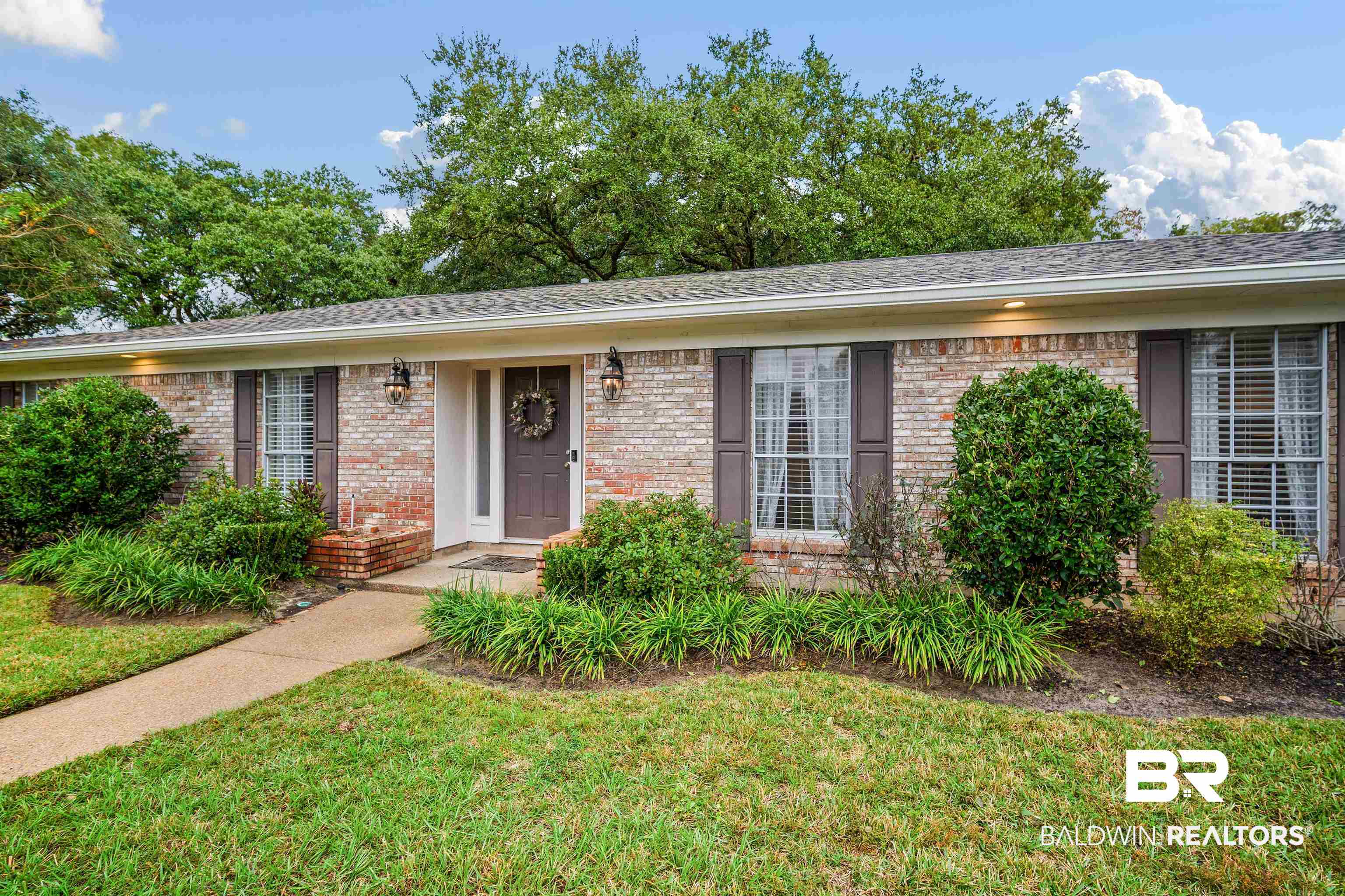 4228 Spring Valley Drive South Mobile, AL 36693 - Photo 2 of 31 Ranch-style house featuring a front yard