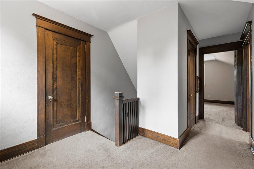 1090 Washington Road Pittsburgh, PA 15228 - Photo 20 of 31 Gallery Image 20