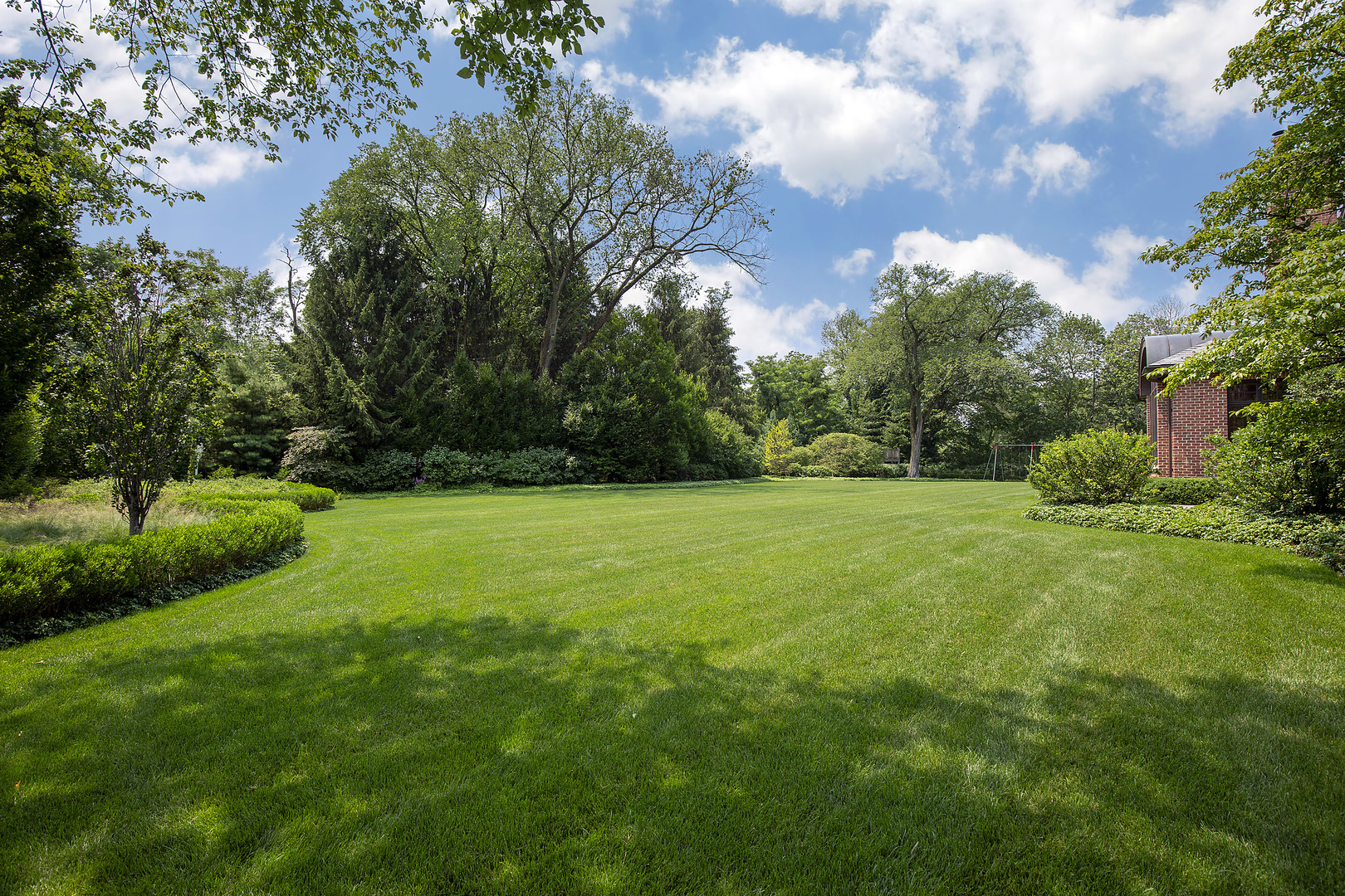 37 Woodley Road Winnetka, IL 60093 - Photo 15 of 66 a view of garden with trees