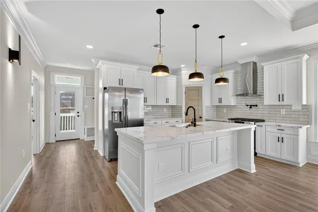 $279,900 | 3217 Dauterive Drive, Chalmette, LA 70043