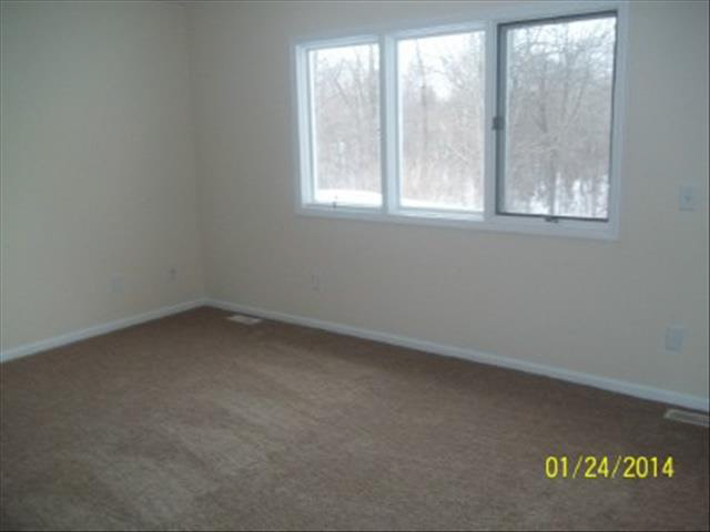 2525 Sandpiper Road Lambertville, MI 48144 - Photo 9 of 11 20391174-8.JPG