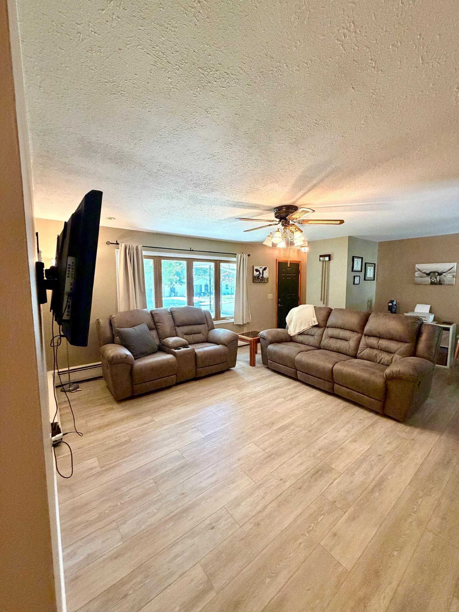 457 Division Street Gaylord, MN 55334 - Photo 5 of 44