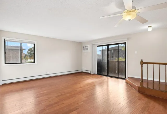 $1,950 | 11 Echo Court, Unit 12, Vernon Hills, IL 60061