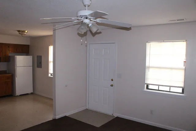 $850 | 1375 Thompsonville Lane, Unit 43, Oak Grove, KY 42262