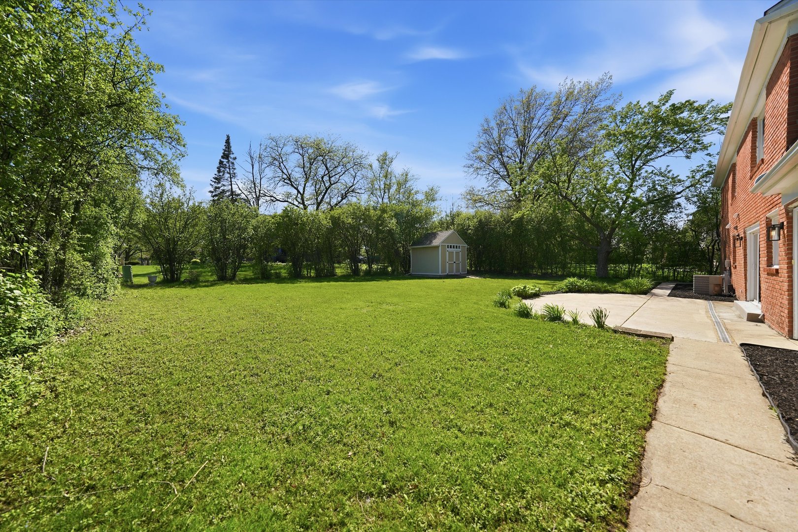 2932 Polly Lane Flossmoor, IL 60422 - Photo 51 of 53 a view of a garden with trees