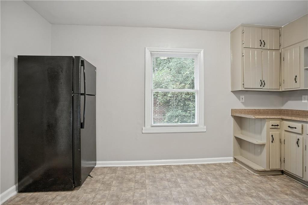 1985 Handley Avenue Southwest Atlanta, GA 30310 - Photo 11 of 29