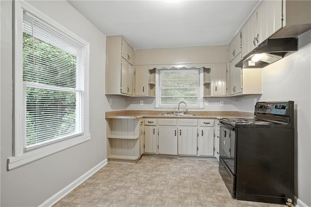 1985 Handley Avenue Southwest Atlanta, GA 30310 - Photo 9 of 29