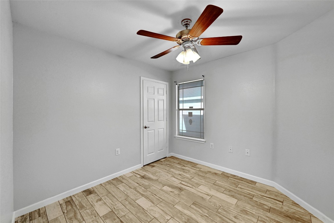 7405 Cayenne Lane Austin, TX 78741 - Photo 19 of 25