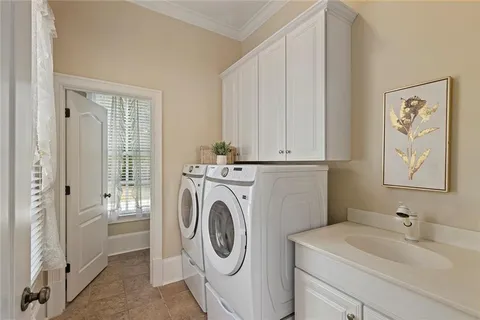 $1,300,000 | 1863 Baynham Drive, Dunwoody, GA 30338