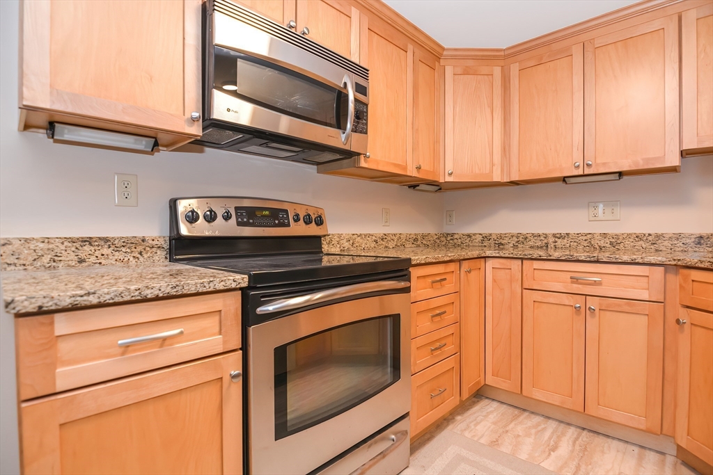 45 Jacqueline Road, Unit 2 Waltham, MA 02452 - Photo 12 of 19 Gallery Image 12