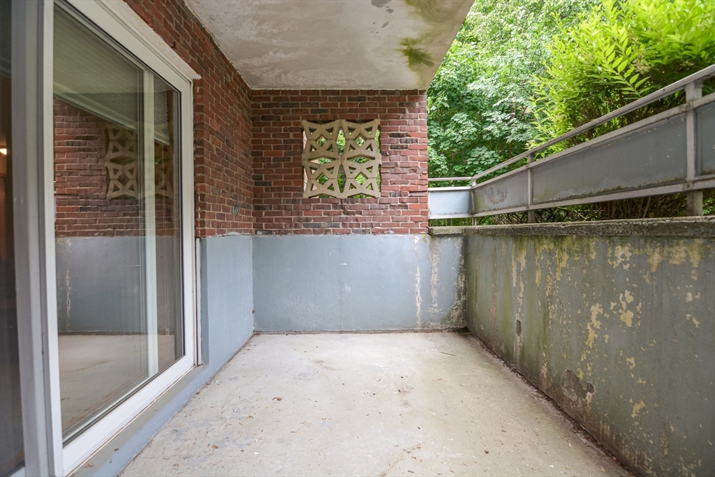 45 Jacqueline Road, Unit 2 Waltham, MA 02452 - Photo 15 of 19 Gallery Image 15