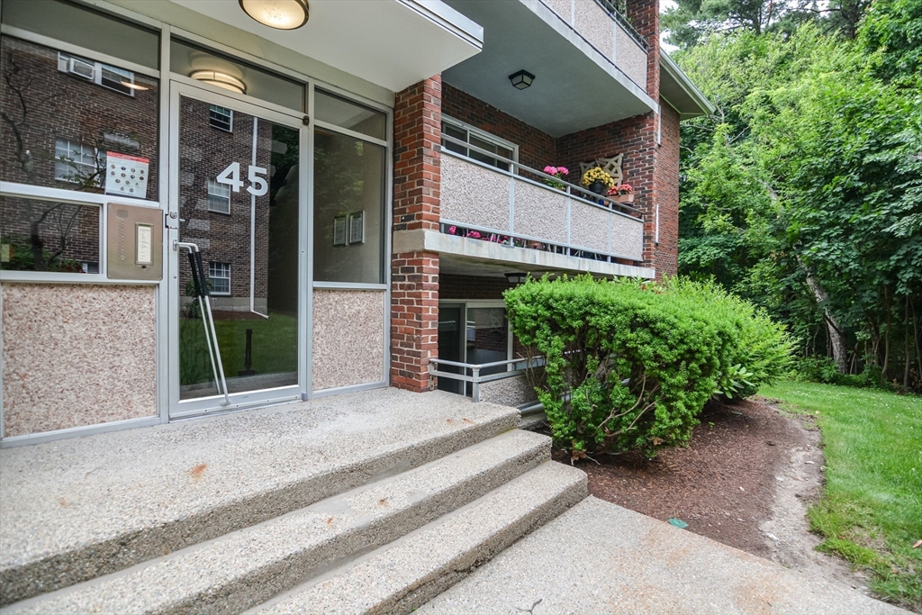 45 Jacqueline Road, Unit 2 Waltham, MA 02452 - Photo 16 of 19 Gallery Image 16