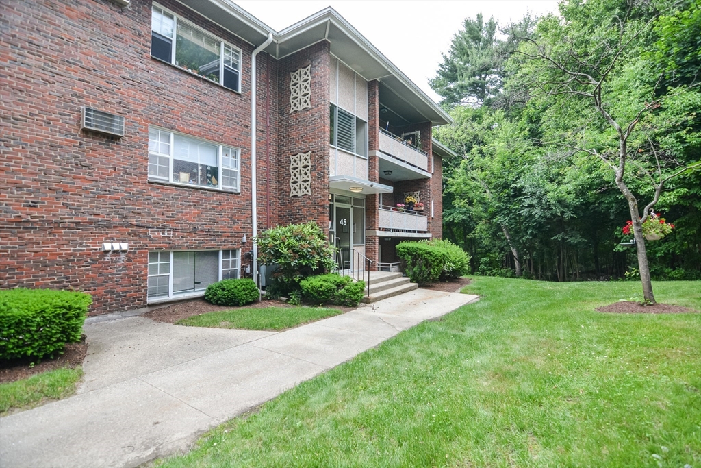 45 Jacqueline Road, Unit 2 Waltham, MA 02452 - Photo 17 of 19 Gallery Image 17