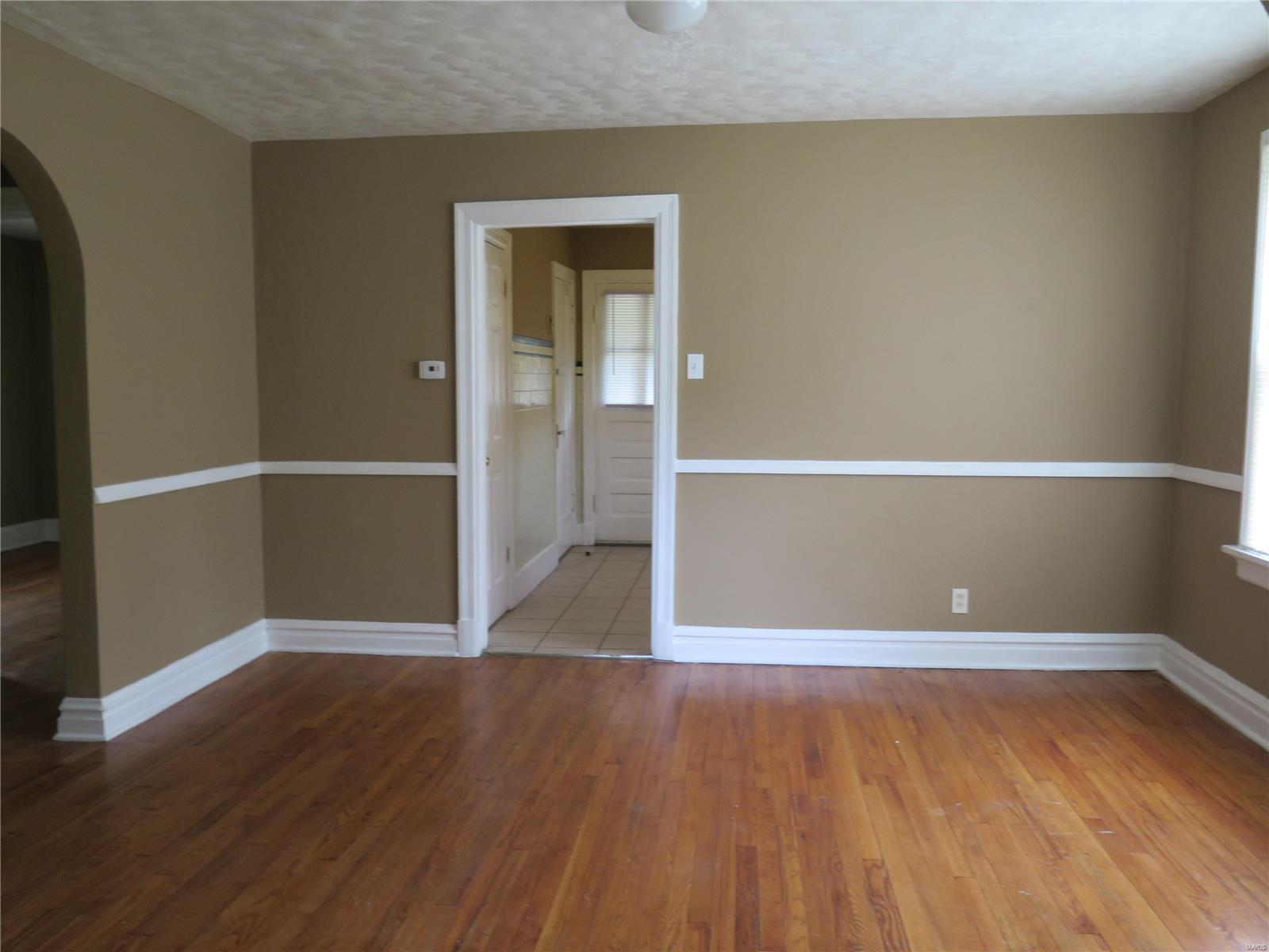 3019 North Hanley Road St. Louis, MO 63121 - Photo 8 of 13 Gallery Image 8