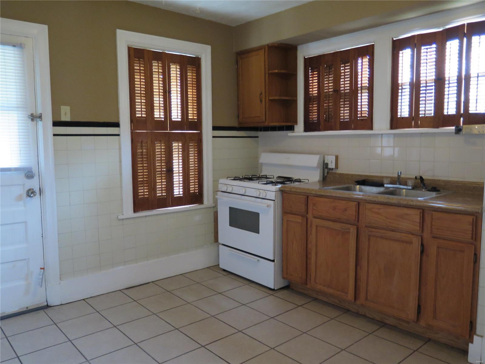 3019 North Hanley Road St. Louis, MO 63121 - Photo 9 of 13 Gallery Image 9