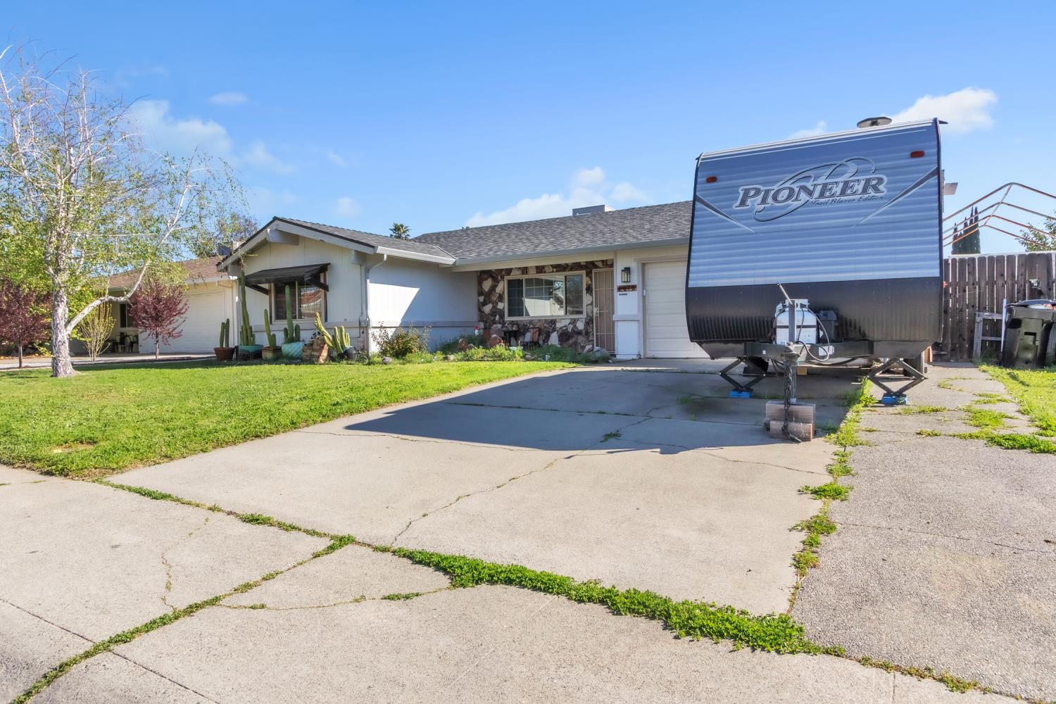 5812 Keyntel Street Citrus Heights, CA 95621 - Photo 3 of 30 a view of a house with a patio