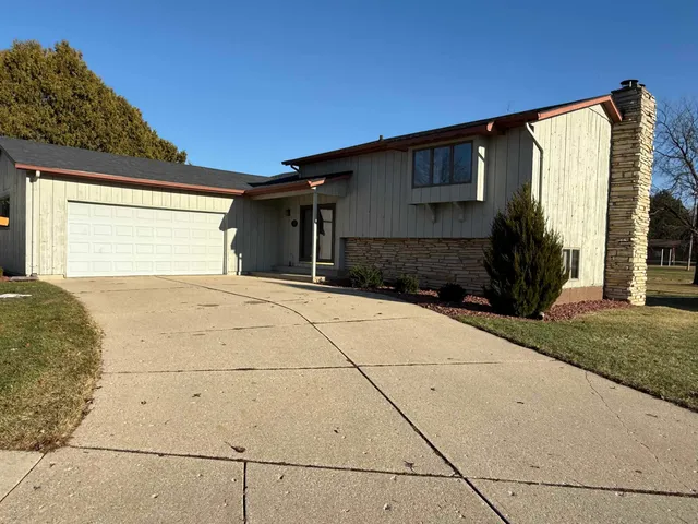 $310,000 | 230 11th Avenue, Monroe, WI 53566