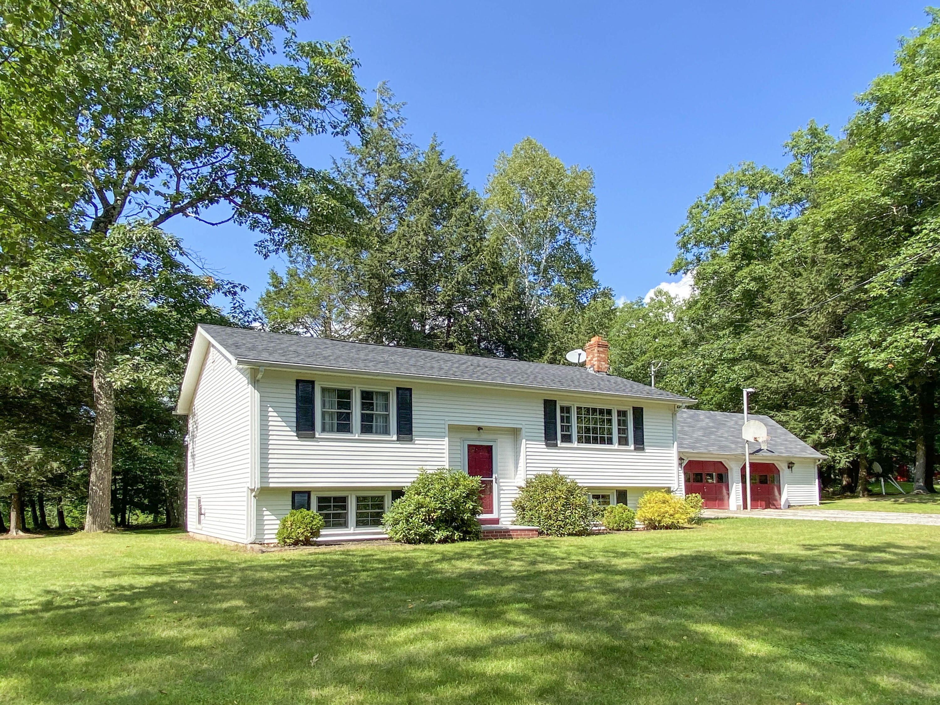 73 Snell Hill Road Turner, ME 04282 - Photo 2 of 47 IMG_3525