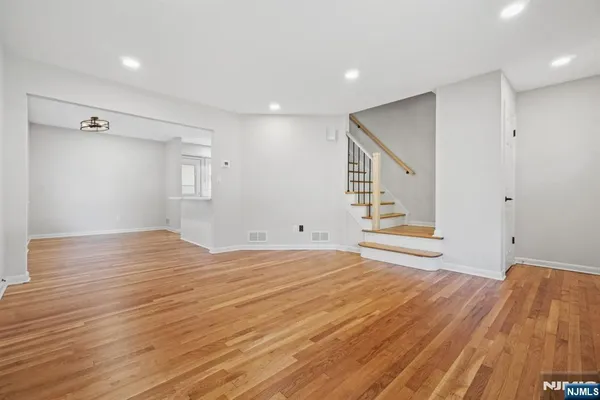 $3,600 | 100 Cortlandt Place, Tenafly, NJ 07670