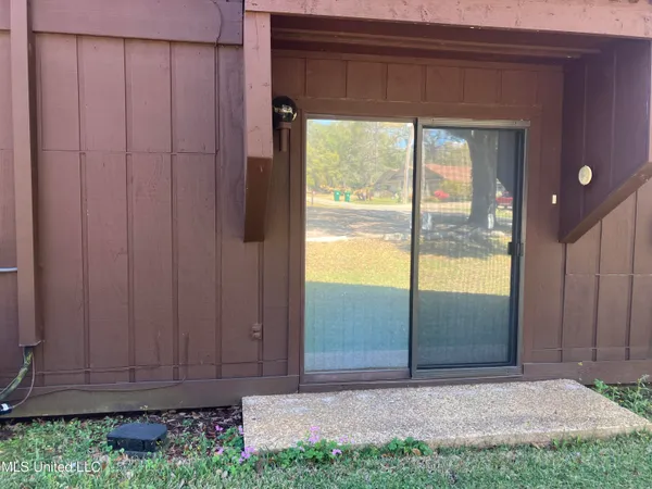 $153,400 | 107 Molokai Villiage, Unit B, Diamondhead, MS 39525